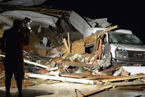 Sobe Para 31 O Número De Mortos Em Tornados Nos Eua Exame