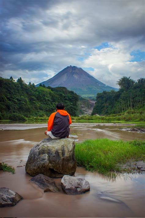 Ig Merapi Uncover On Twitter Nyawang Merapi Gembel Motret