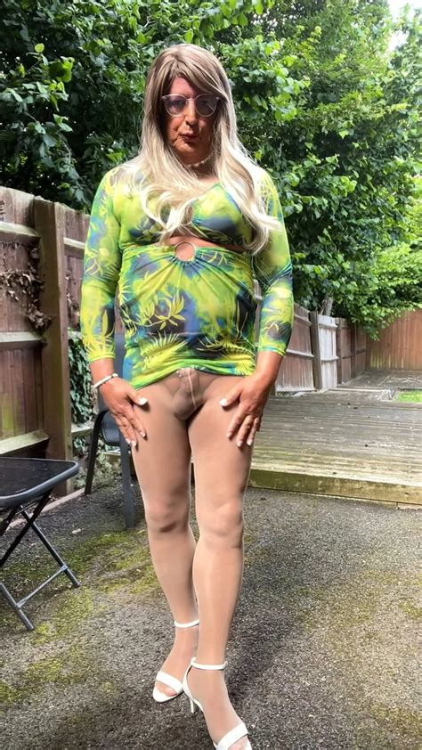 Amateur Crossdresser Kellycd In Sexy Pantyhose And Heels Pics Xhamster