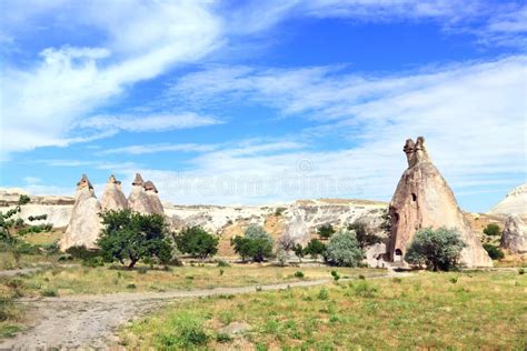 Setas De Piedra De Hadas De La Chimenea O De Multihead Cappadocia