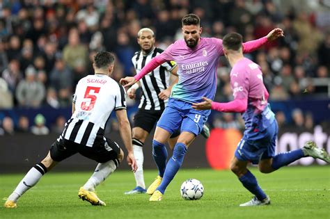 بعد الخروج من دوري الأبطال مدرب نيوكاسل علينا استغلال خيبة الأمل