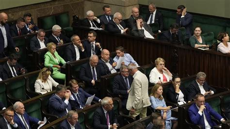 Polski Parlament Zatwierdza Referendum W Sprawie Europejskiego