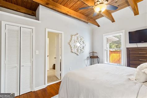 1756 Defoor Ave NW, Atlanta, GA 30318 | realtor.com®