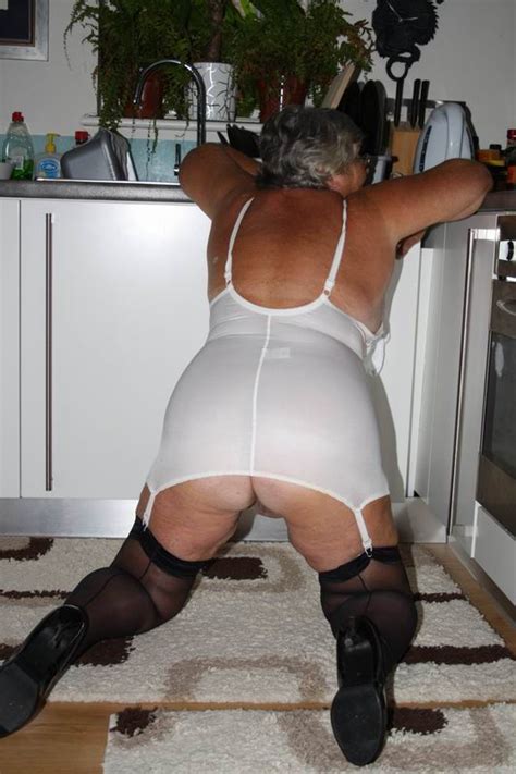 Boobs Granny Whore Woman Erotic Pics