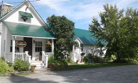 Hôtel Témiscouata sur le Lac Bas St Laurent Québec aux portes du