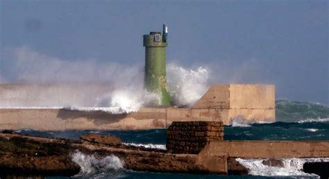 Meteo venti di burrasca su almeno 7 Regioni c è anche la Puglia Le