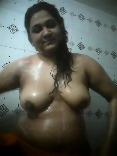 Ibhi Akter Ankhi Bangladesh Bangladeshi BD TMSS Medical College Naked Bath Rajshahi