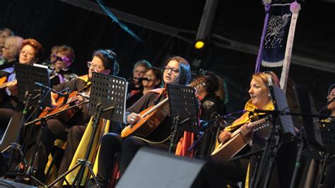 La rondalla Só Elas celebra este miércoles su quinto aniversario con un