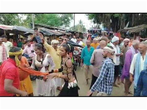 Sons Played Dj On Mothers Death In Khagaria खगड़िया में मां की मौत