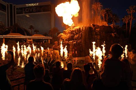 The Mirage casino, which ushered in an era of Las Vegas Strip ...