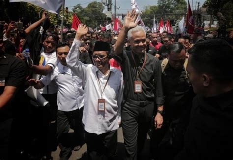 Ketua Kpu Berkas Pendaftaran Ganjar Dan Mahfud Md Lengkap