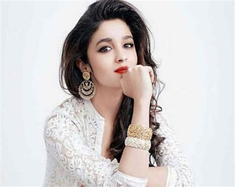 Alia Bhatts Special Note For Her Daddy