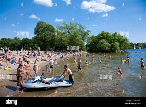 A Bikini Clad Swedish Police Officer Has Been Praised For Tackling A