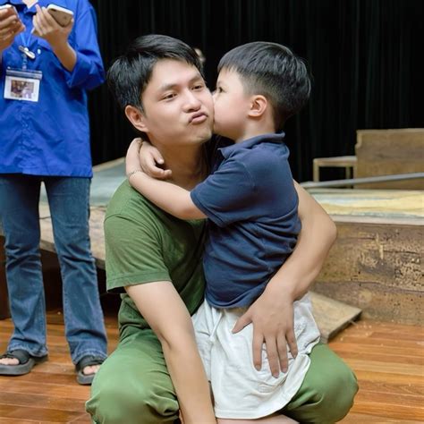 Ngoại hình bảnh bao giống bố như tạc của bé Mỡ con trai Điền cửu vạn và hot girl đình đám 1 thời