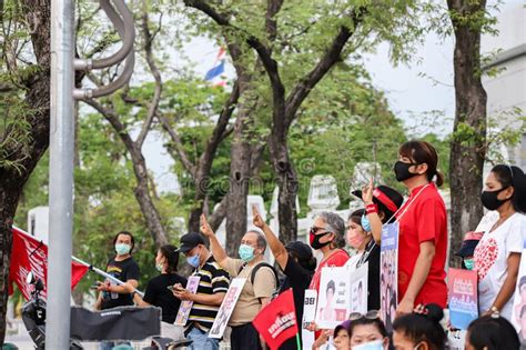 Pro Democracy Protesters A Three Finger Salute To Show Symbolic