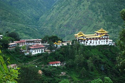 Trashigang Dzong Seen From Hotel Trashigang Bhutan Flickr