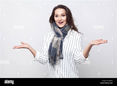 Beautiful Brunette Woman Hi Res Stock Photography And Images Alamy