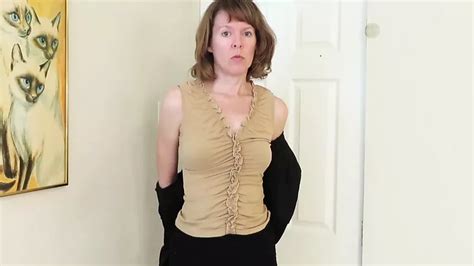 Sexy Milf Se Desnuda Lentamente Xhamster