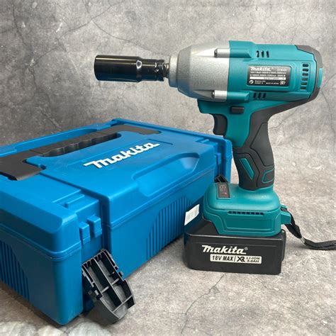 Гайковерт аккумуляторный Makita 18V DTW600 (2 АКБ, кейс, 3500 уд/мин ...