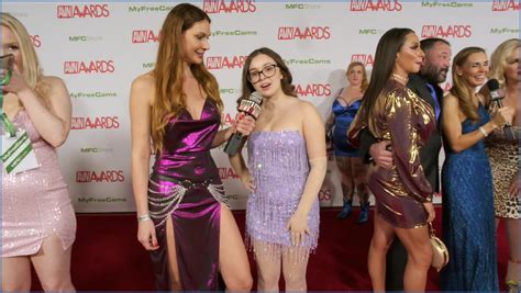 Avn Red Carpet Interviews With Naked News Reporter Marina Valmont