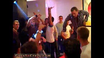 Hombres Desnudos En Fiesta Y Grupo De Nadando Desnudos Gay Xxx It Seguro XVIDEOS