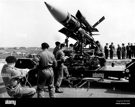 Long Range Missile Hi Res Stock Photography And Images Alamy