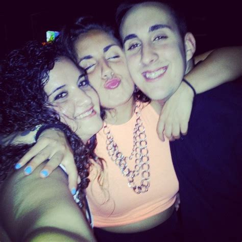 MIS TETAS TIENEN VIDA Día de orgullo gay