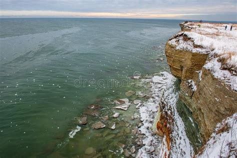 Plage Vide Isol E De Mer Avec Le Sable Blanc Les Grandes Roches Et Les