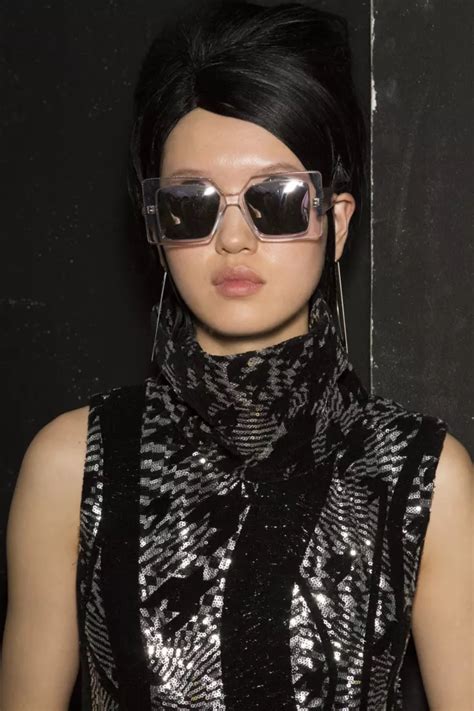 Самые модные солнцезащитные очки этой весны 2019 | Vogue UA