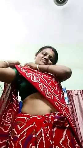 Tamil Aunty Shows Hot Boobs XHamster