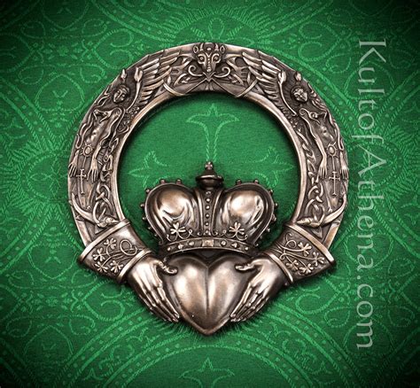 Celtic Claddagh Plaque