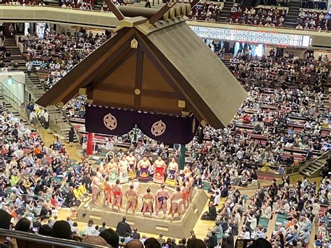 両国が「相撲の街」になったのはなぜか、興行場所の変遷が映す歴史的背景 現在の国技館はハイテクだが、オールドファンには不満も 1 6