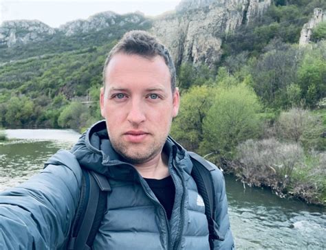 Отиваме на купон! Певецът Джорджано се разходи из Северозапада /снимки/