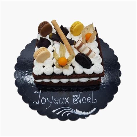 Naked Cake Chantilly E Macarons Coloridos Entrega Em H