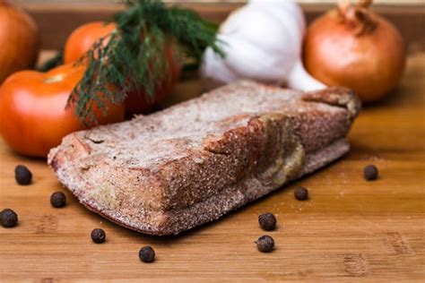 5 рецептов соленого сала / Едальня