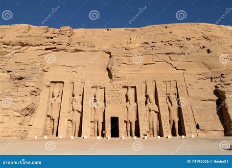 Os Templos De Abu Simbel Em Egito Foto De Stock Imagem De Norte