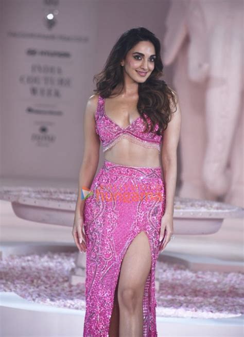 Photos Kiara Advani Walks The Ramp For Falguni And Shane Peacock At