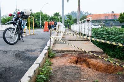 Defesa Civil De Barra Mansa Interdita Passagem De Pedestres De Ponte