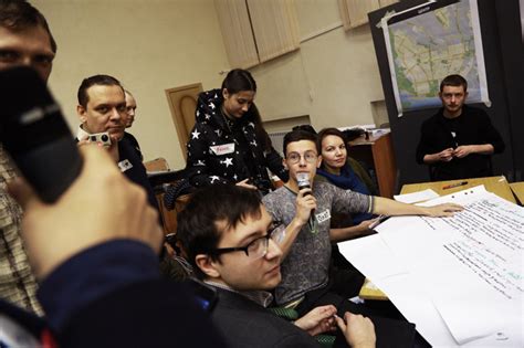 Модератор по запросу