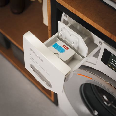 Miele - WEB685 WCS 125 Edition bianco loto – Lavatrici