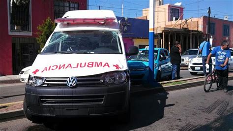 Camioneta Impacta A Ambulancia Y Causa Aparatoso Accidente