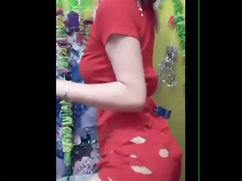 Cô gái show hàng không chip tình cờ lượn lờ Uplive XVIDEOS