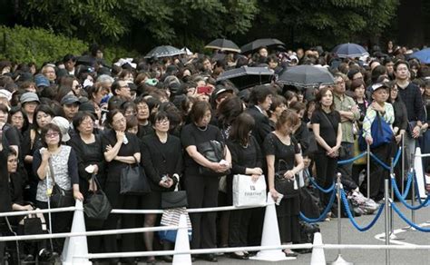 歌手・西城秀樹さん葬儀に1万人参列 野口五郎さん「君のことを思い出して泣いてばかりいる」 産経ニュース