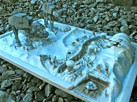 Dyi Star Wars Diorama Hoth : Man Builds Incredible 140-Foot Battle of ...