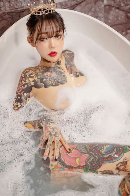 Yoko SAINT Photolife Vol Bubbles Porn Pic