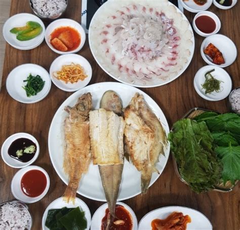 생방송투데이 부산 자갈치시장 모듬생선구이 맛집 위치는 식객 허영만의 백반기행 그 곳 장필구 기자 톱스타뉴스