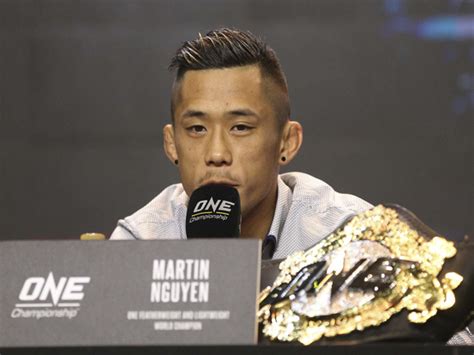 Hot girl Việt múa côn như Lý Tiểu Long Cô nữ sinh không ai dám động Thể thao 24h