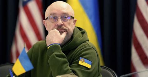 Резніков пояснив, чому партнери досі не передали Україні F-16 — Укрaїнa