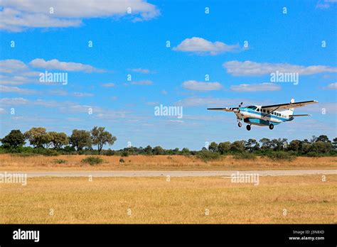 Bush Airstrip Hi Res Stock Photography And Images Alamy