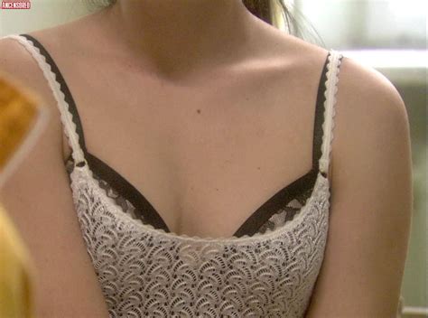 Naked Olga Fedori In Skins UK